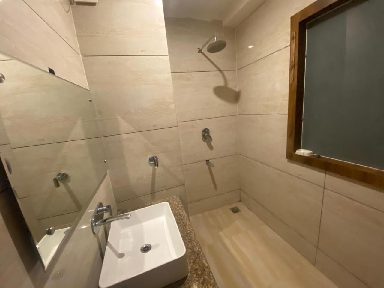 Hotel Zoon Dabb Srinagar Airport Kashmir Εξωτερικό φωτογραφία